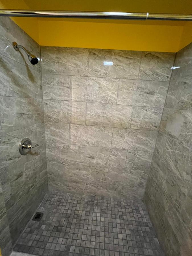Dragon Inn & Suites Fayette Екстериор снимка