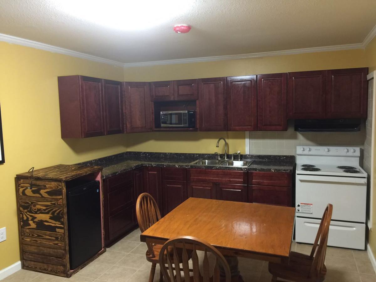 Dragon Inn & Suites Fayette Екстериор снимка